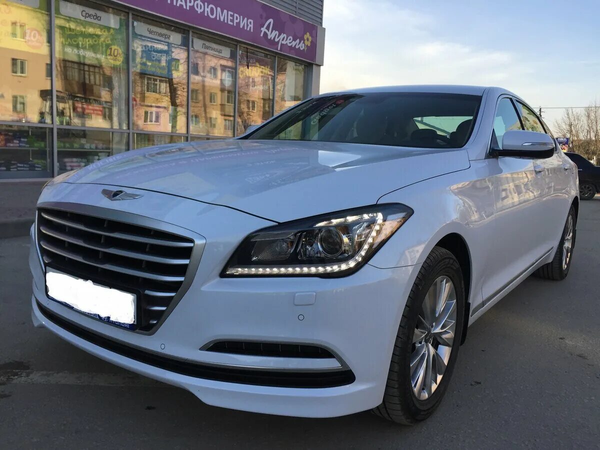 Генезис бу. Хендай Генезис белый. Хендай Генезис 2015 года. Hyundai Genesis, 2015 белый. Хендай Генезис 2015 год белый цвет.