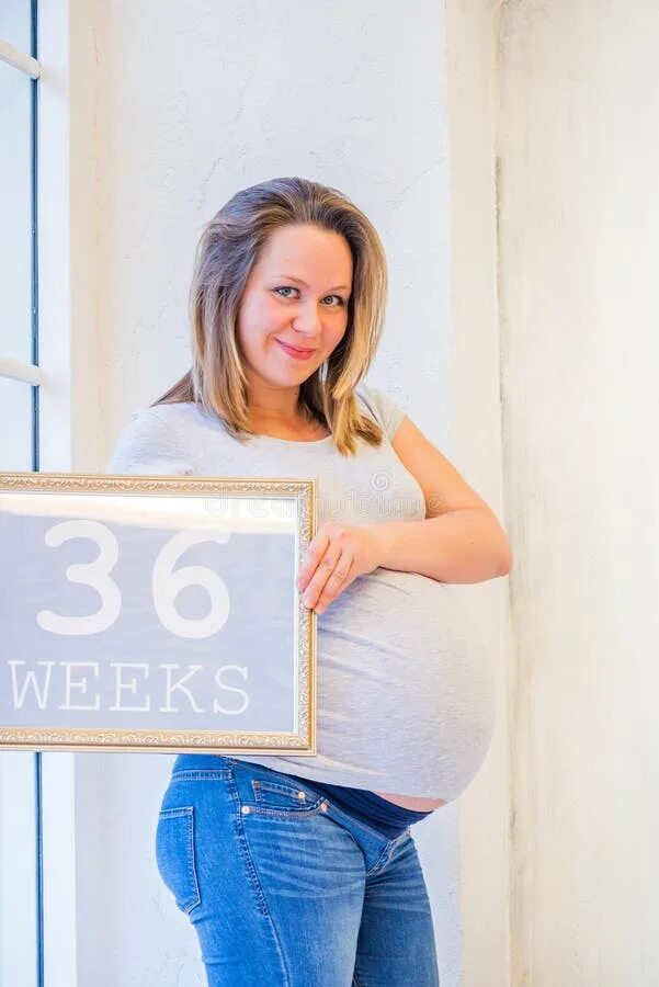 Pregnant stock. Беременность 36 неделя беременности.