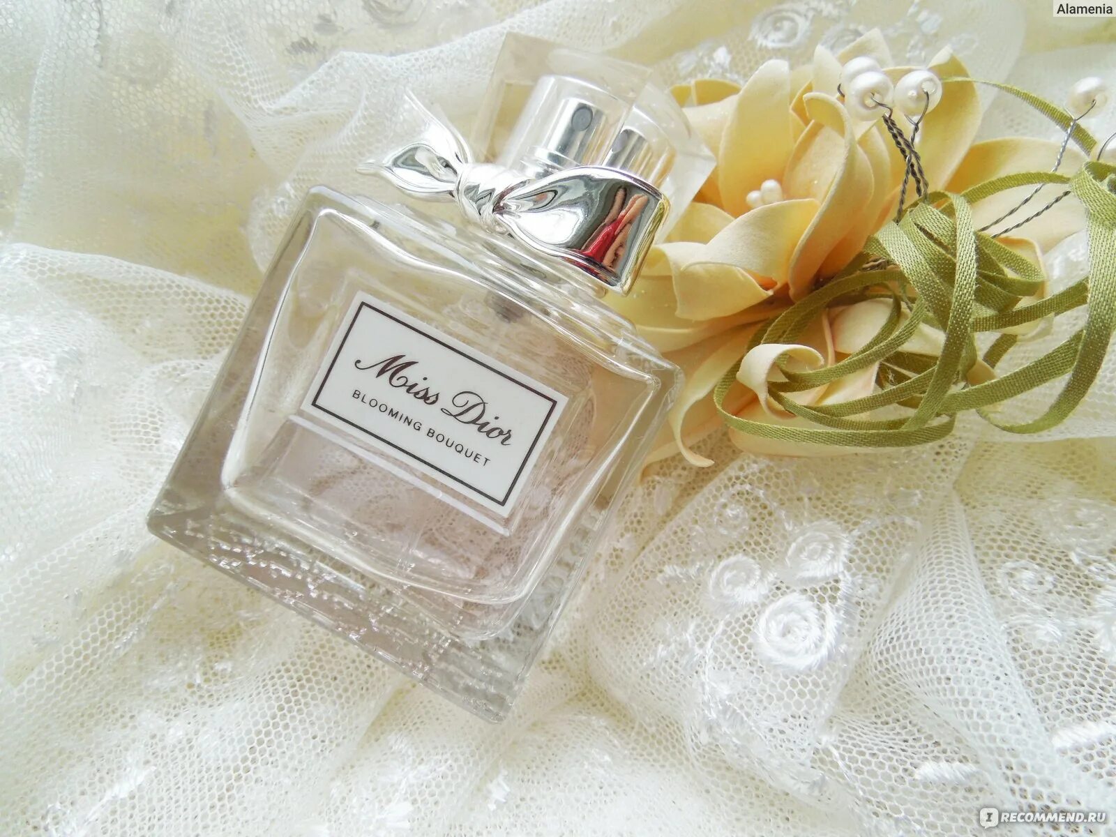 Нежная туалетная вода. Christian Dior Miss Dior Blooming Bouquet. Dior Miss Dior Cherie Blooming Bouquet. Christian Dior "Miss Dior Cherie" 100 ml. Dior туалетная вода "Miss Dior Blooming Bouquet" 50 мл.