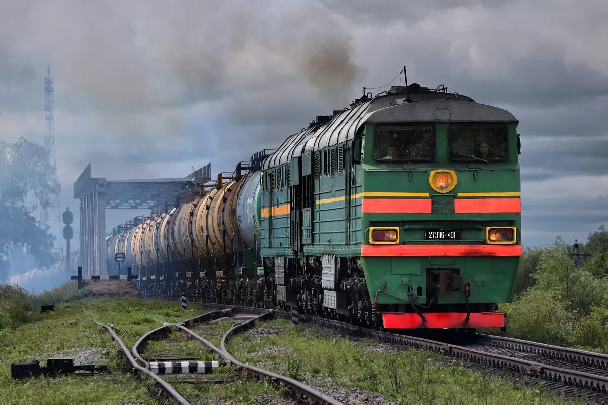 Компрессор 2тэ116. 2тэ116 тепловоз. поезд тепловоз 2тэ116. тепловоз 2тэ116 1673. локомотив 2тэ116.