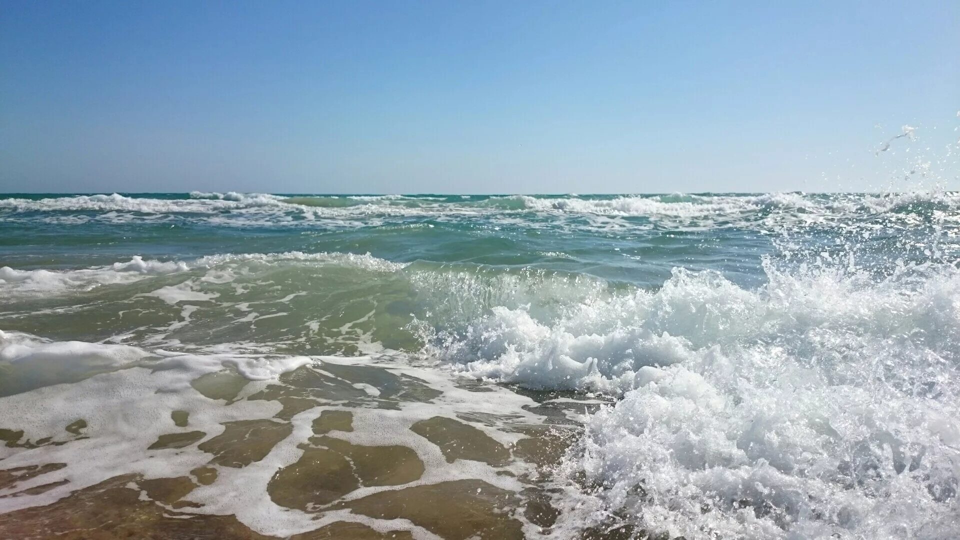 Морской прибой это. Морской Прибой Анапа. Черное море Витязево. Морская волна Джемете. Морской Бриз Азовское море.