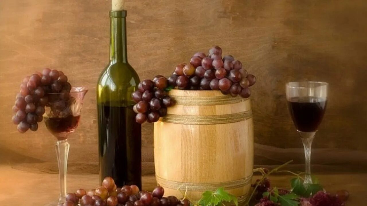 Виноградное вино с травами. Вина виноградные натуральные.