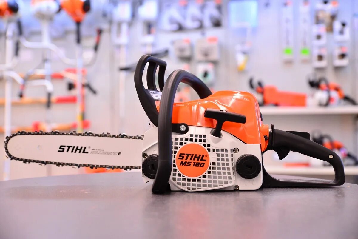 Пила мс 180. Stihl MS 180. Штиль MS 180. Бензопила MS 180. Бензопила штиль 180.