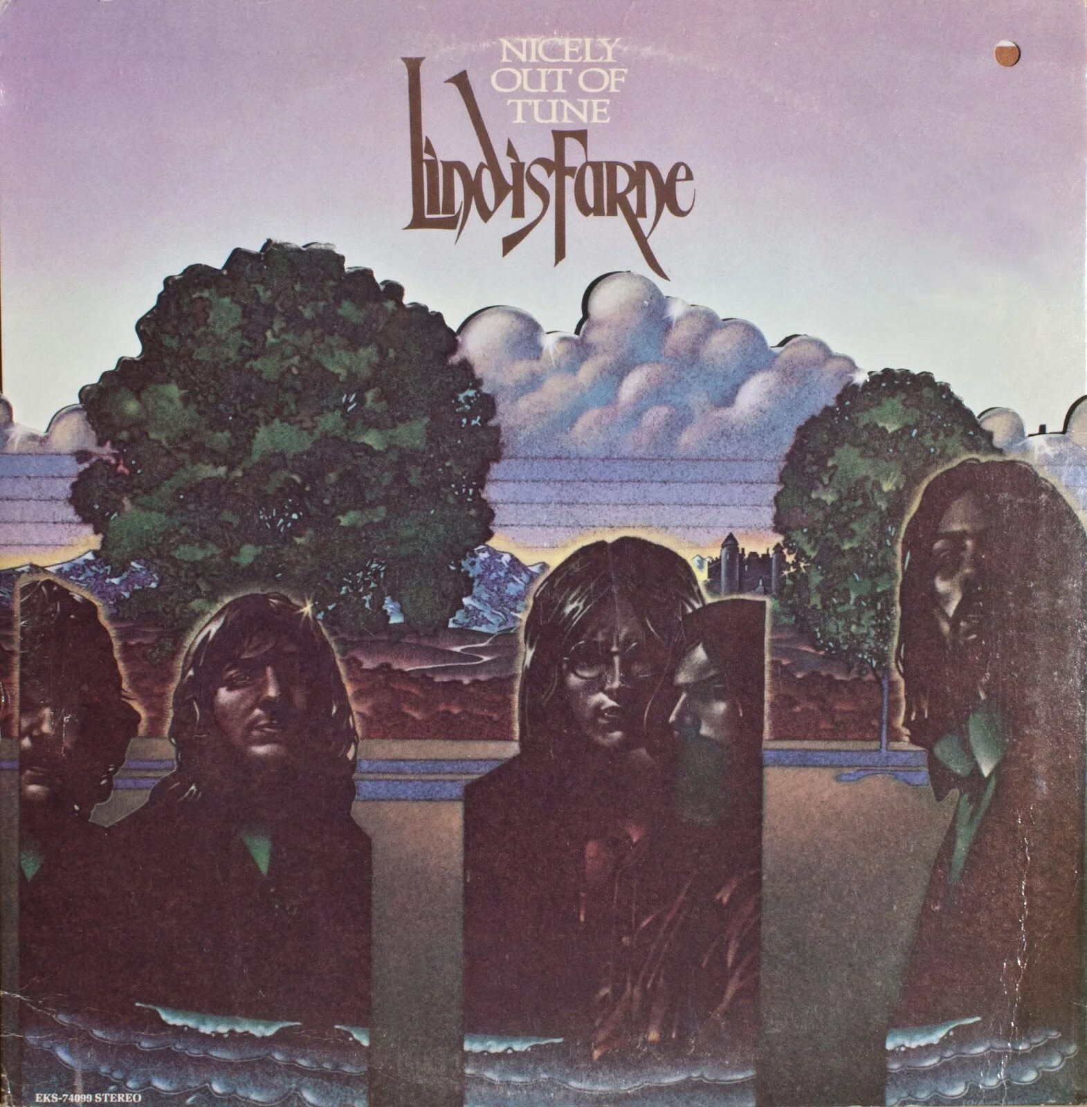 Out of tune. Lindisfarne группа 1970 nicely out of tune. lindisfarne fog on the tyne 1971. out of tune игра.