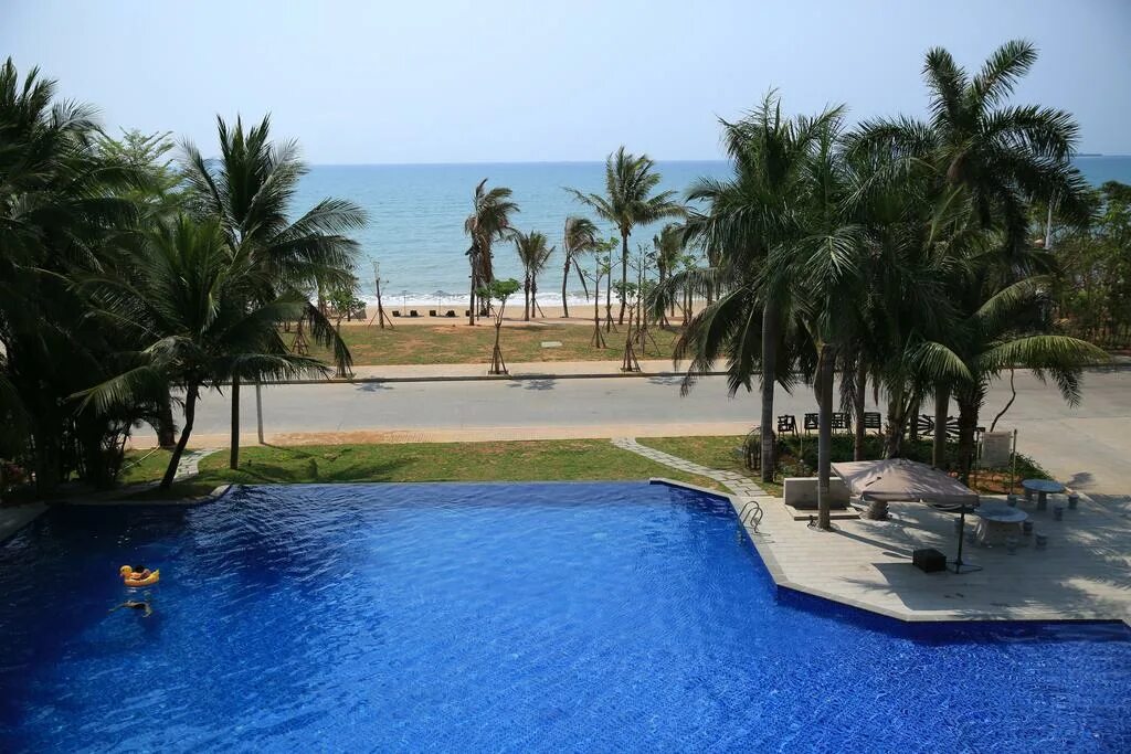 Yin yun seaview holiday. Отель yin yun seaview hotel 4. yun zhi ju hotel 4 хайнань. sanya sea view resort. yun zhi ju hotel 4* фото.