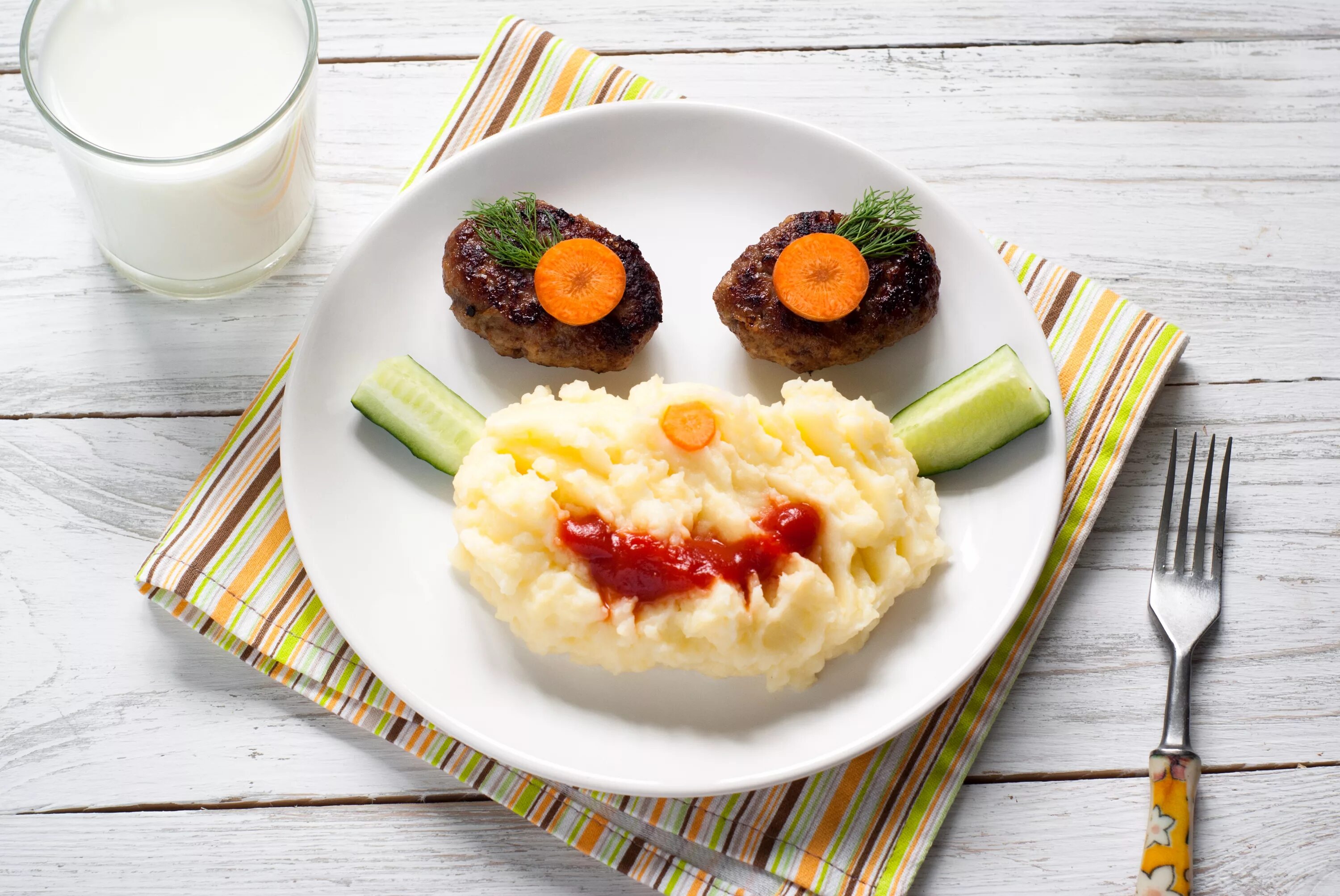 Второй завтрак блюда. Пп тарелки с едой. Обед в столовой. Завтрак на диете. Второй завтрак блюда.