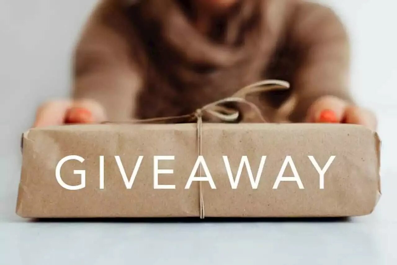 I want to go far far away quotes. Giveaway. Hugs картинки. Цитаты про отъезд. I want to hug.