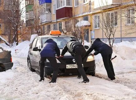 Прогрев машины под окнами