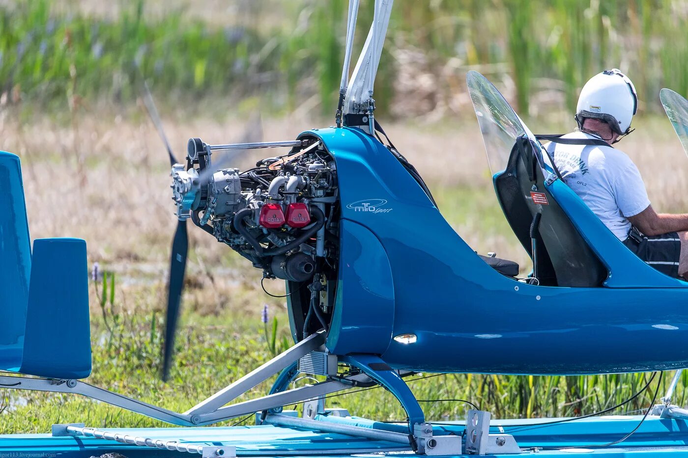 Одноместный вертолет. Одноместный автожир. Autogyro h4. Автожир на поплавках. На поплавках Autogyro.