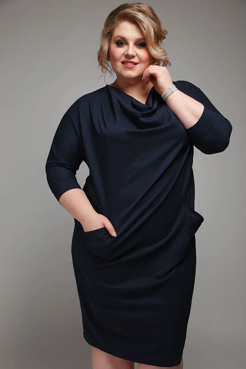 Платье летучая мышь для полных. Платье лина летучая мышь. Фасон летучая мышь. Marichi платье черное летучая мышь. Платье из трикотажа для полных рукав летучая мышь.