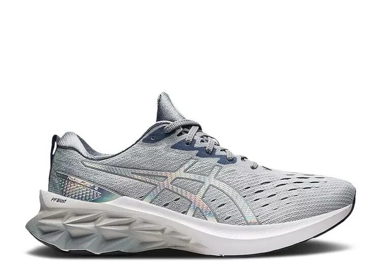 Asics кроссовки novablast. ASICS Novablast Platinum. ASICS Novablast 2 Platinum. Кроссовки ASICS Novablast 2 w 1012b049-700. ASICS Novablast белые.