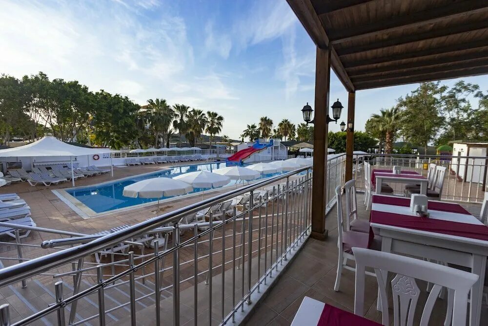 Akin paradise hotel 4 аланья. Отель maya world beach hotel. Maya world side 5 турция титрейенгёль. Отель майя. Maya world beach alanya 5* (алания).