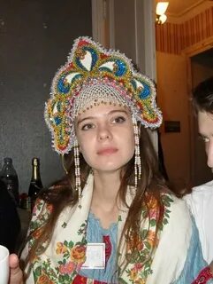 Маша ира и катя нарвали букеты ромашек