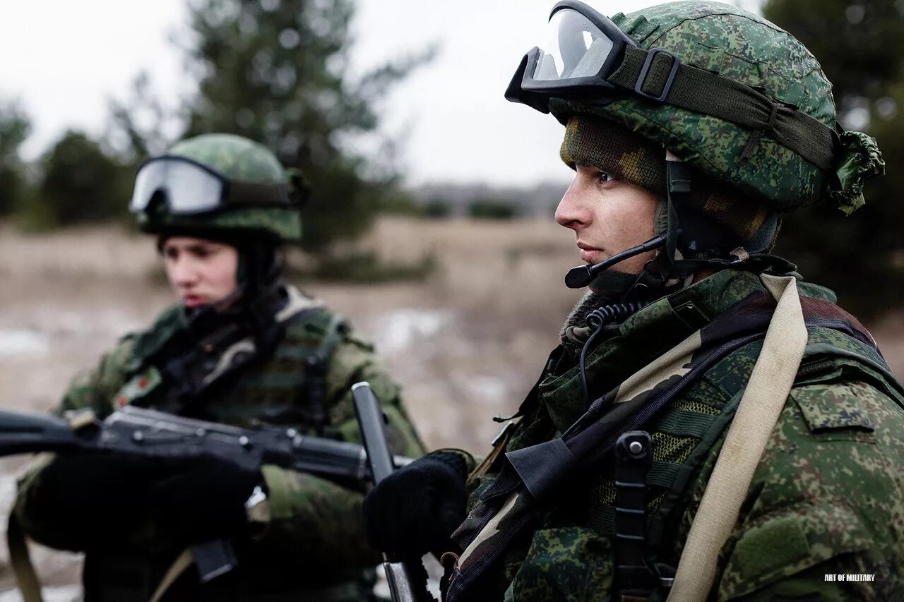 Банка российских военных. Солдат Российской армии. Современные войска. Солдат армии России. Военная армия России.