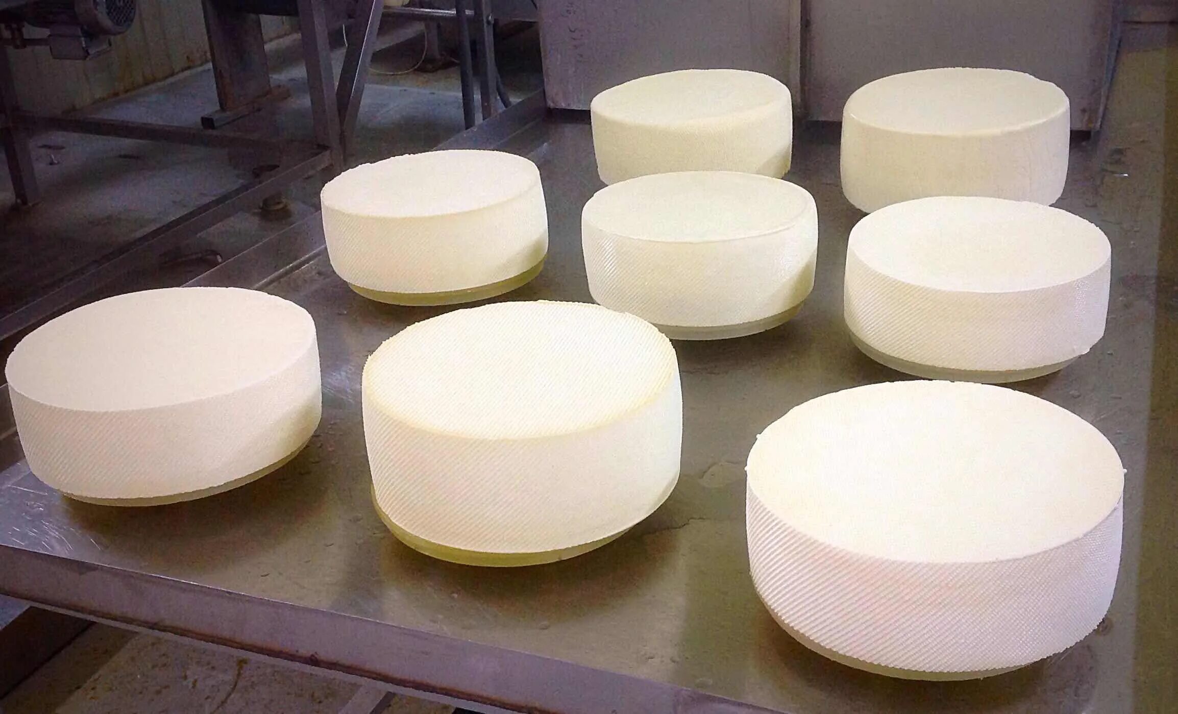 Для приготовления сыра купить. Формочки для сыра. Форма для изготовления сыра. Формы под сыр. Форма для пармезана.