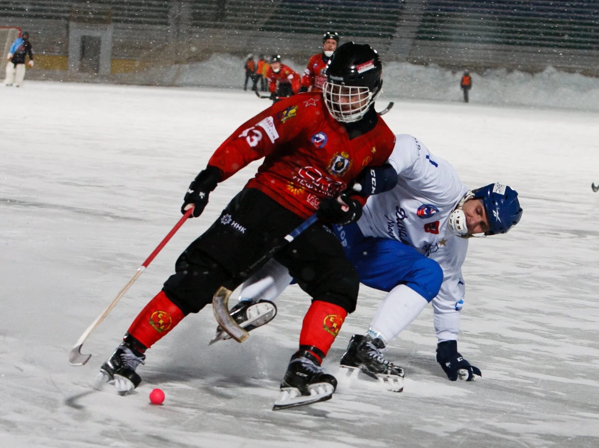 нефтяник динамо москва