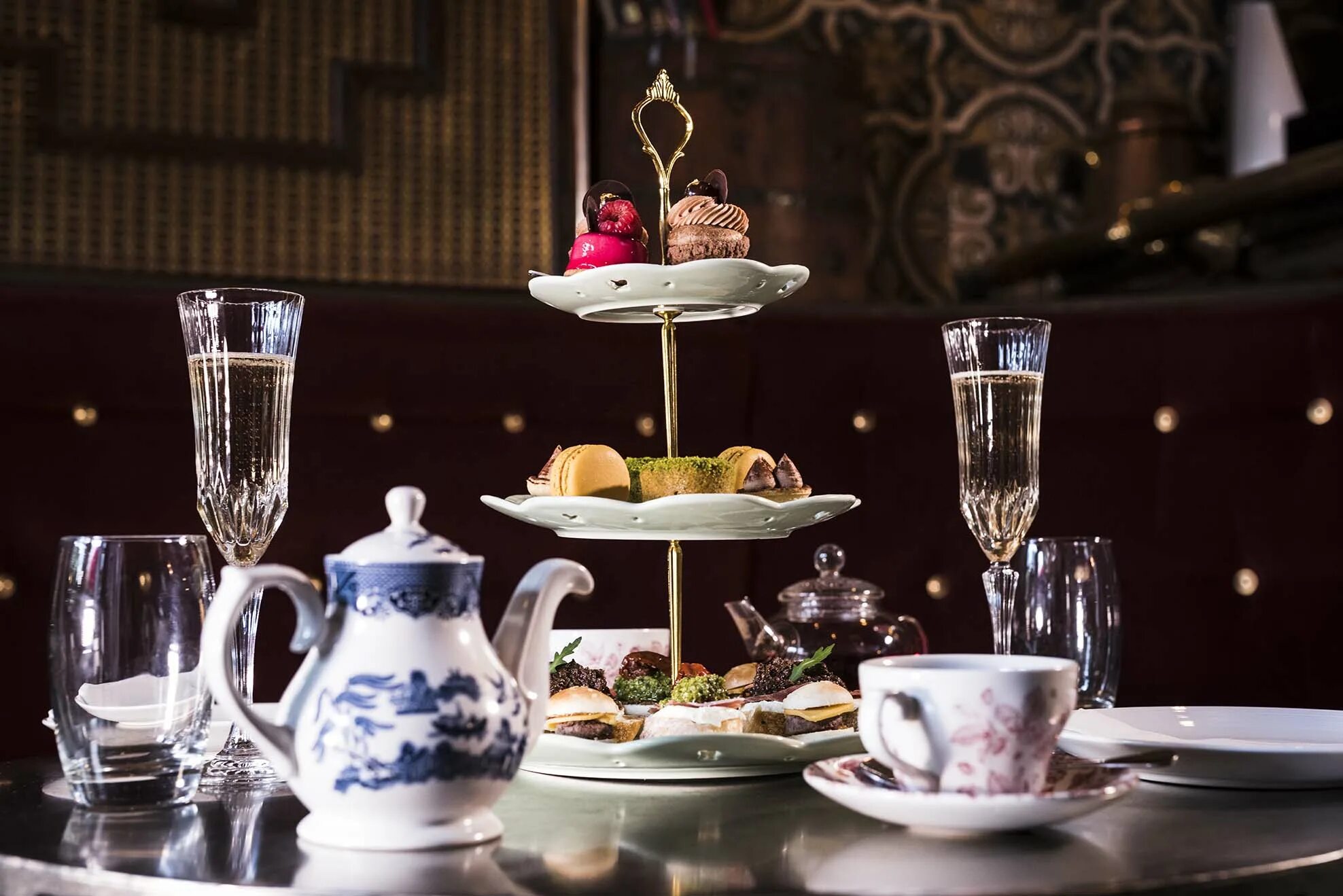 Nancy a cup of tea afternoon. Nancy a cup of tea afternoon. Традиционный английский чай. Nancy a cup of tea afternoon. Английское чаепитие.