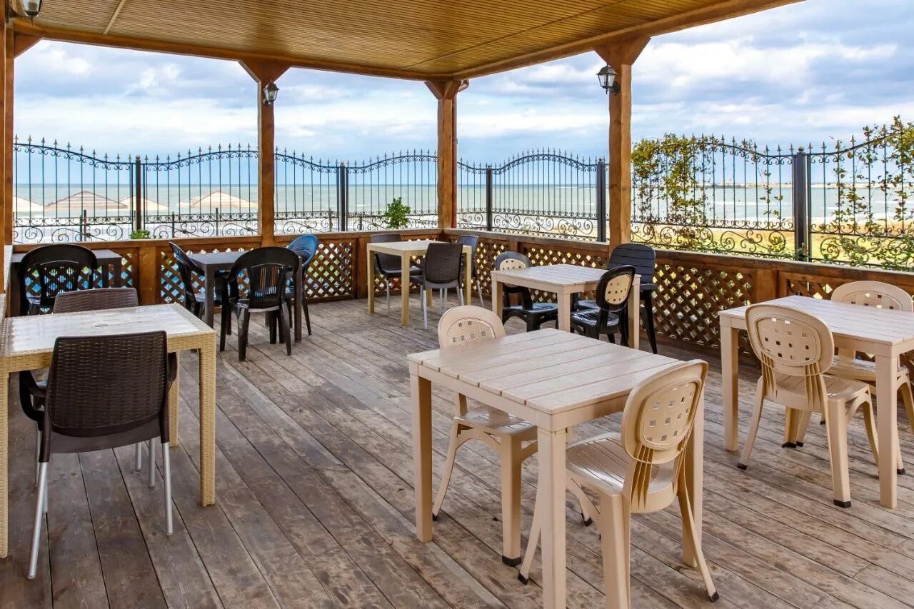 Дербент отели на берегу моря с бассейном. Hotel royal (отель роял) дербент 3*. отель роял дагестан дербент. royal отель дербент 3* дагестан. ривьера дербент гостиница.