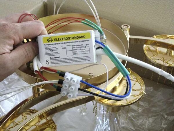 Как подключить светодиодную люстру с двумя проводами. Соединение светодиодной люстры. подключить люстру с пультом управления. люстра с пультом управления провода. подключить пульт к люстре.