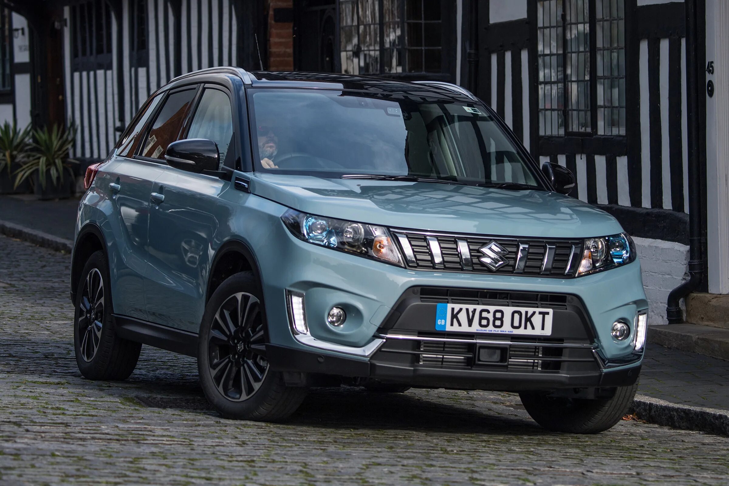 Сузуки витара 2021 голубая. Сузуки vitara 2019. Сузуки витара 2019 оранжевая. Сузуки витара 2019. Suzuki vitara 2019.