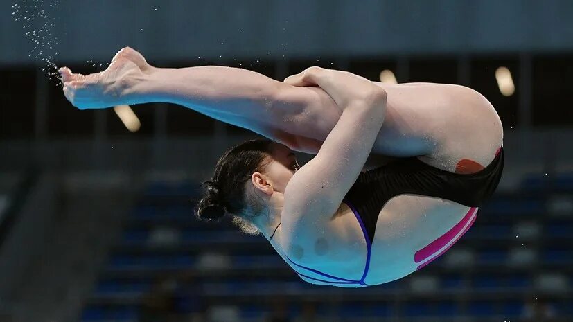 Прыжки в воду чемпионат россии. Прыжки в воду женщины. Бондарь прыжки в воду.