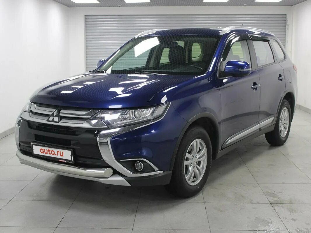 Nissan qashqai i рестайлинг 2011. Mitsubishi outlander ii 2009. Mitsubishi outlander 4. Nissan qashqai 1 рестайлинг красный. ).