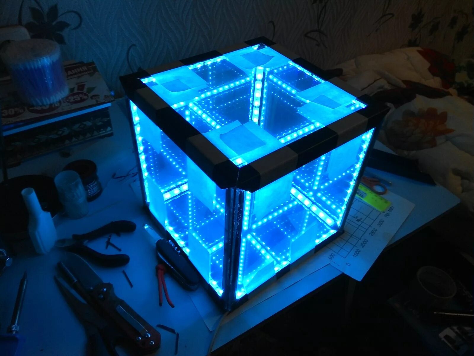 Гиперкуб бесконечный куб светодиодный. Arduino световой куб 3х3х3. Зеркальный RGB куб Гиперкуб. Самодельный куб