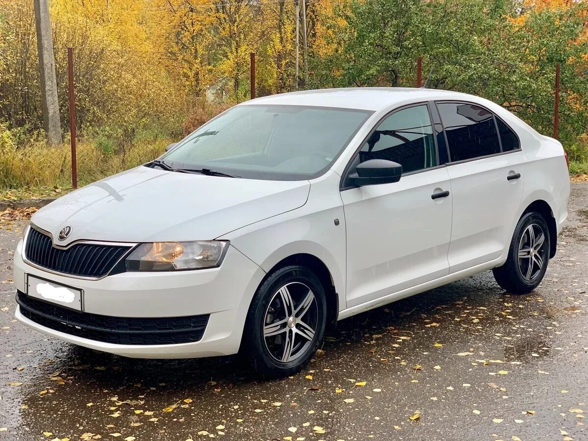 Шкода рапид купить в спб. Skoda Rapid 2017. Шкода Рапид 2017. Шкода Рапид 2017 белая. Skoda Rapid 2017 белый.