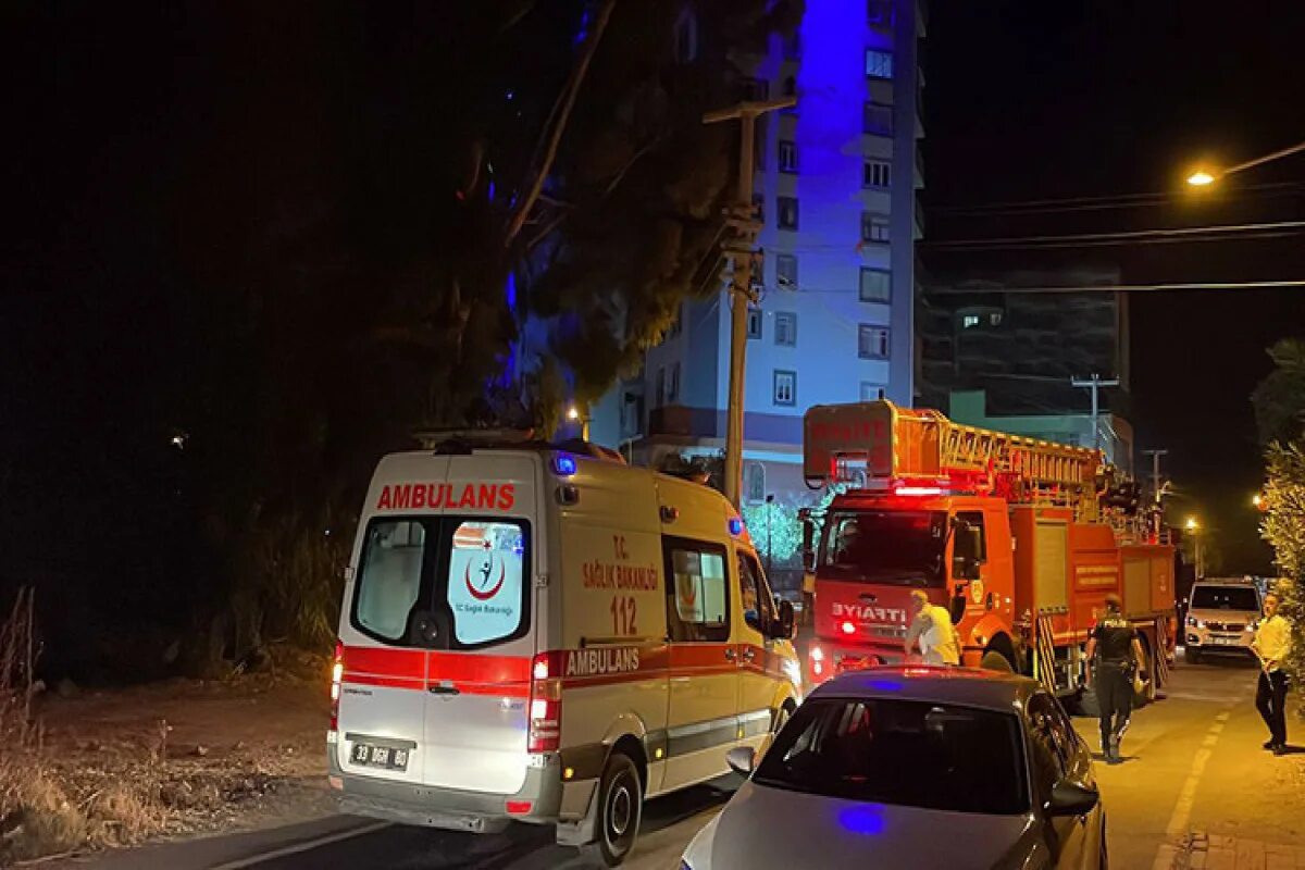 Нападение турции. Полиция ночью. Пожарная машина в Турции.