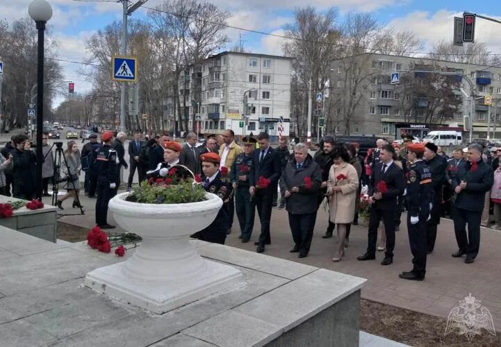 25 января 70. В Ульяновске почтили память жертв аварии Чернобыля. С днем защитника Отечества ликвидаторам аварии. Фото возложение цветов в Люберцах 26.04.2023г ликвидаторам аварии на ЧАЭС..