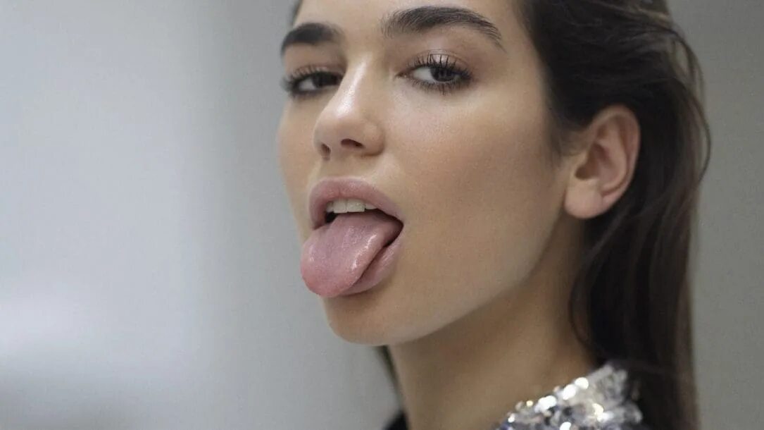 Dua Lipa. Дуа липа профиль лица. Дуа липа 2017. Дуа липа 1080. Язык кызлар