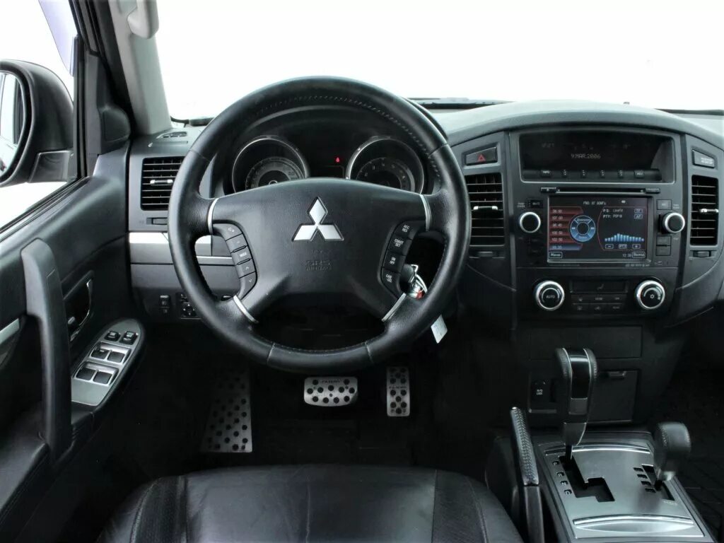 Pajero черный. Паджеро 4 черный. Mitsubishi Pajero 4 Black. Mitsubishi Pajero 4 черный тонированный. Паджеро 4 черный тонированный.