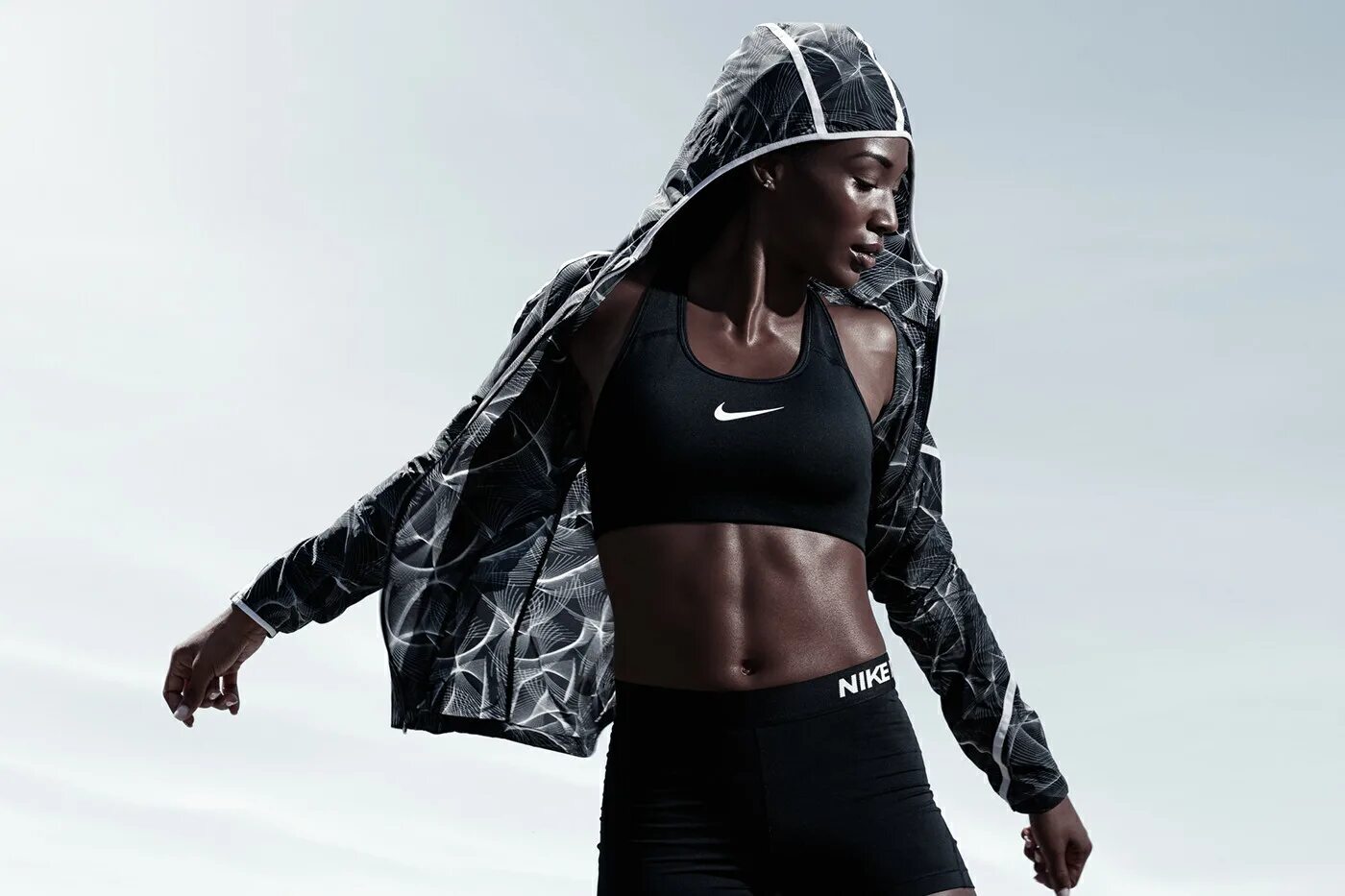 Спортивная фотосессия nike. Найки для девочек. Реклама спортивной одежды. Nike dri fit swoosh bra. Hot girls with nike.