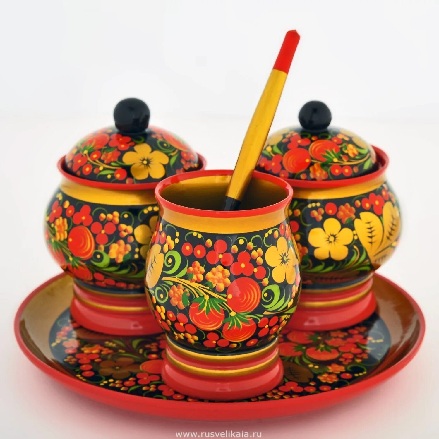 Хохлома. В хохломе никакой деревянной посуды. Золотая хохлома из семенова душа россии. Художественные промыслы заволжья. Расписная посуда.