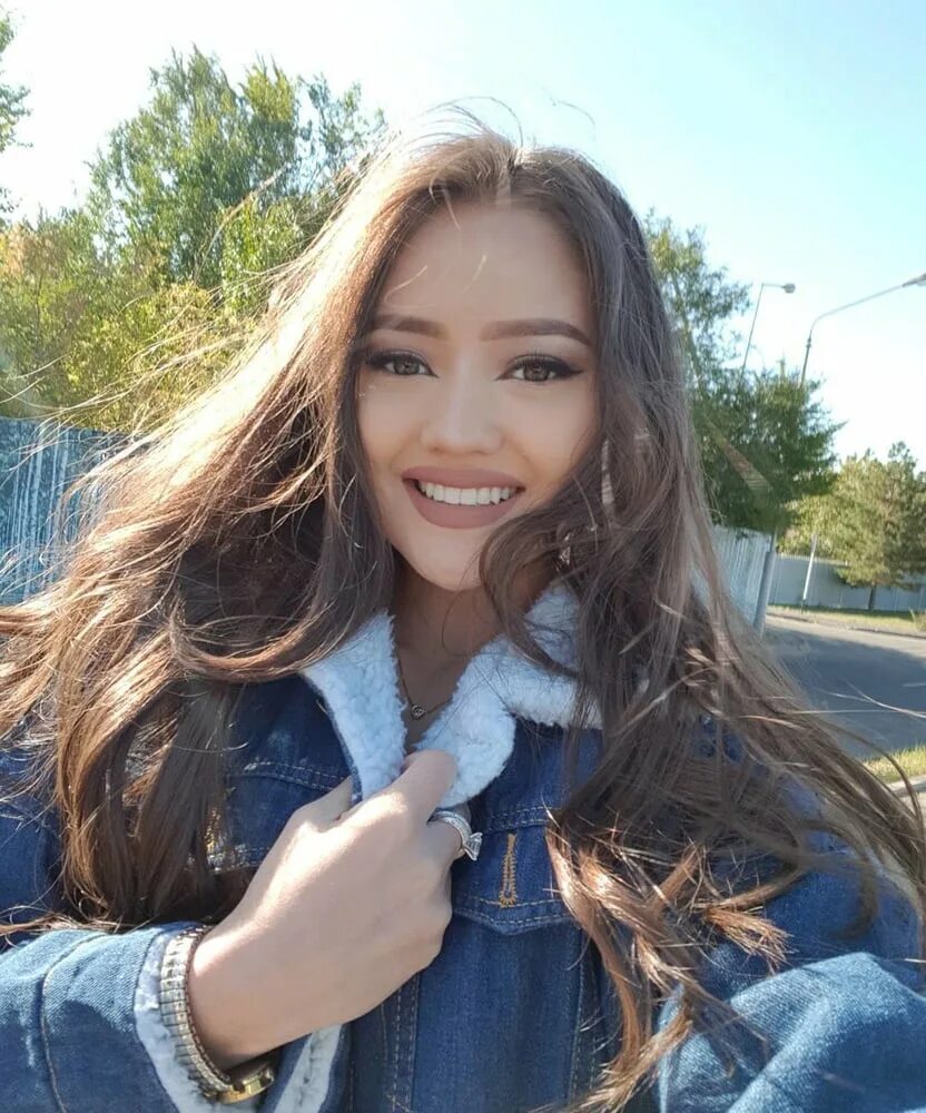 Казахстанская 18. Казахстанская 18. Казахстанская 18. 10 самых красивых девушек казахстана. Карлыгаш мухамеджанова без макияжа.