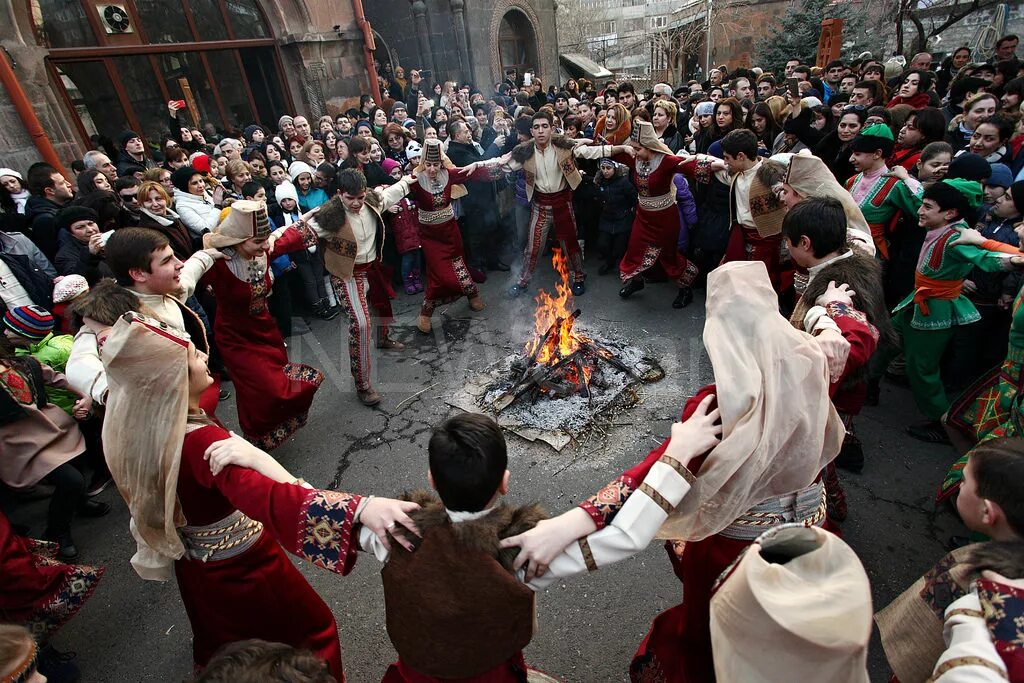 13 февраля праздник армян. Праздник Терендез (Trndez) - Армения. Трндез армянский праздник традиции. Праздник Терендез в Армении.