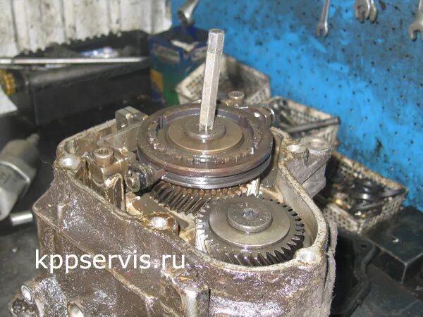 Volkswagen Passat 1981-1988: Disassembly and assembly of the gearbox (Transmissi