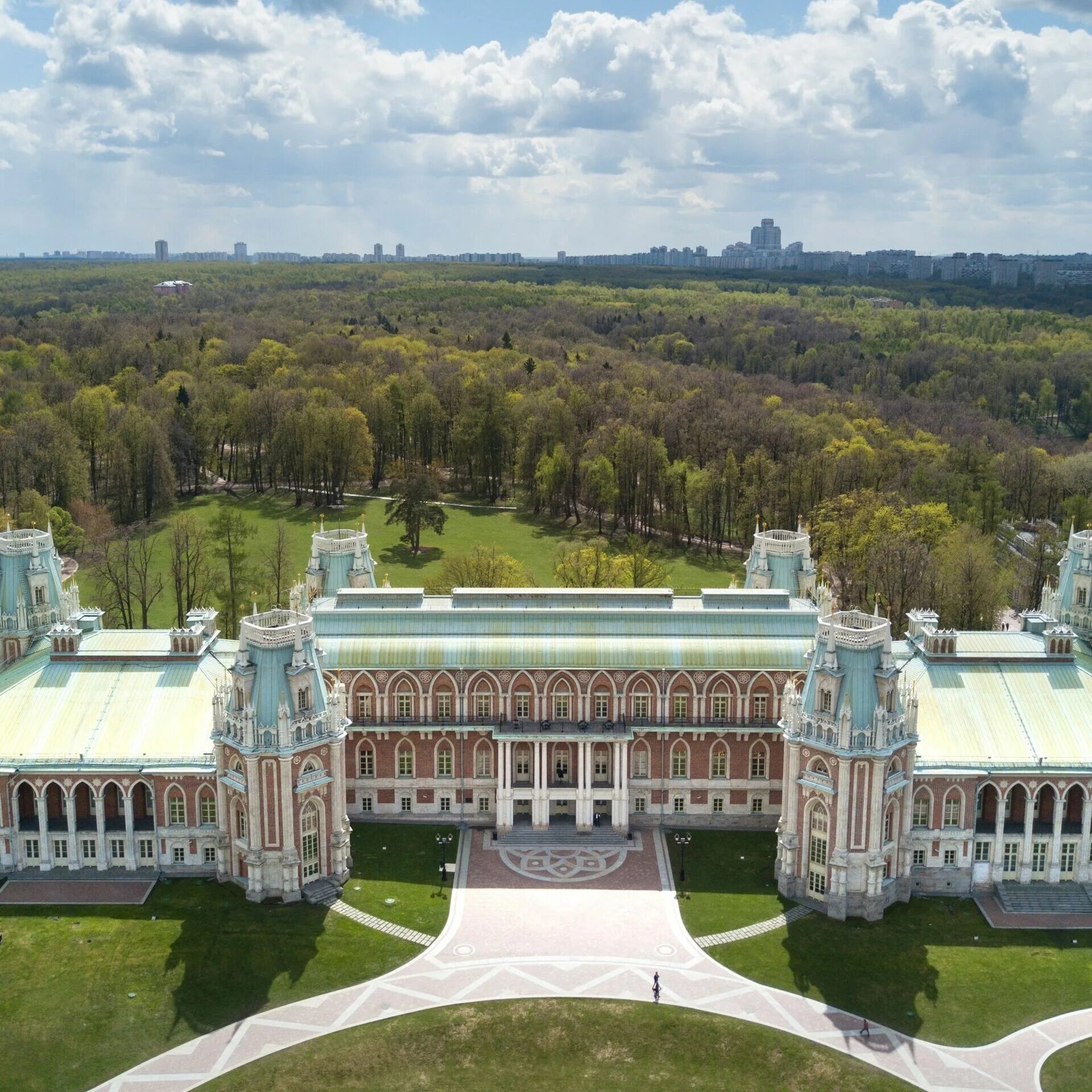 Цена музея царицыно. Царицыно музей-заповедник. Дворец Екатерины 2 в Царицыно. Дворцово-парковый ансамбль Царицыно 2021. Музей усадьба Царицыно.