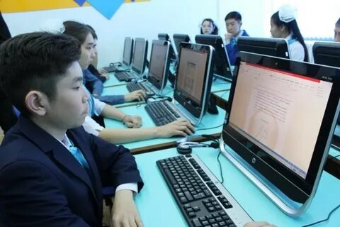 Байланған жігіттің жыныс мүшесін азаптау (гей-порно)