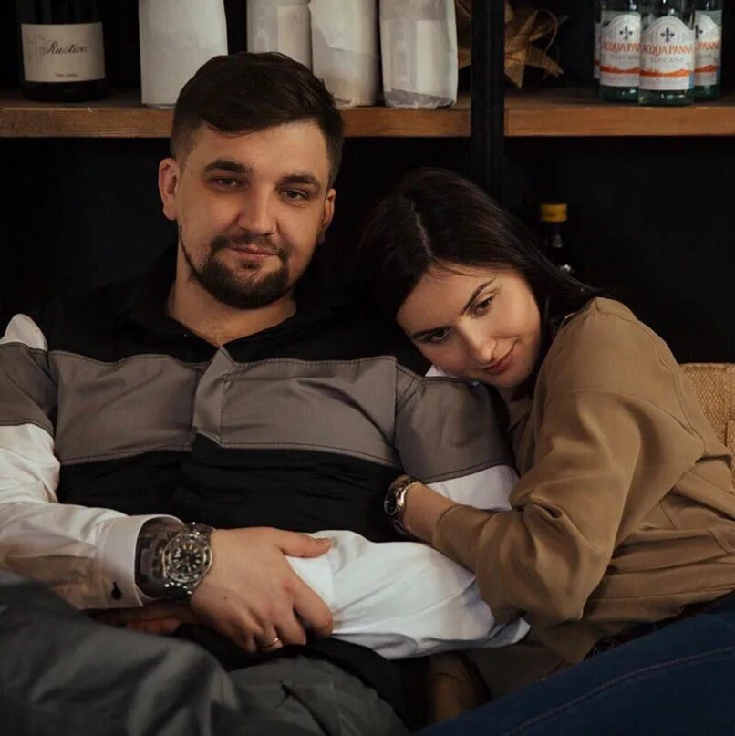 Дорога уходящая вдаль. Дорога иллюстрация. Девушка на дороге. Дороги к счастью. Они говорят все дороги.