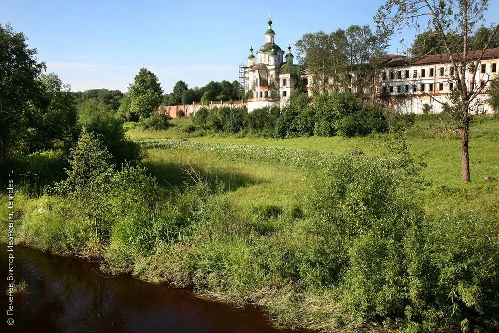 Суморин монастырь тотьма. Спасо суморин монастырь тотьма. Суморин монастырь тотьма. Тотемский монастырь вологодская область. Спасо-суморин монастырь в городе тотьма.
