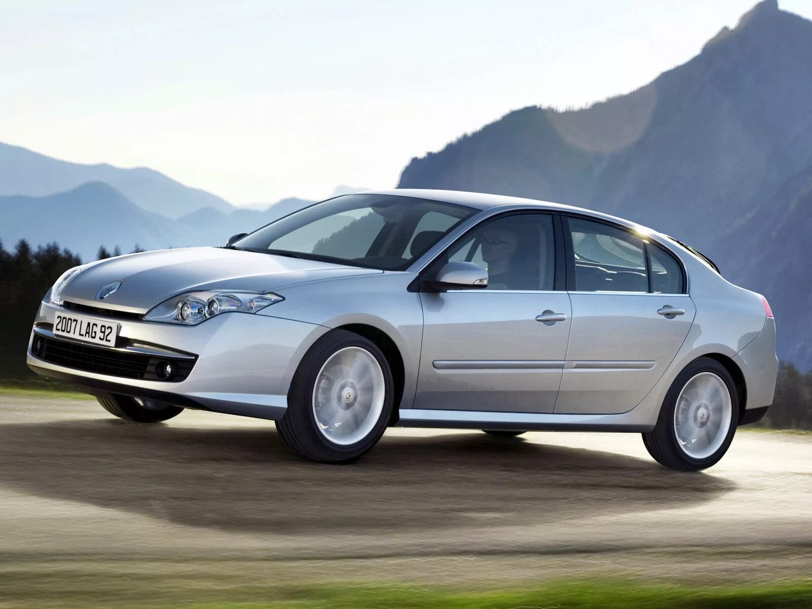 Рено лагуна хэтчбек 2005. Renault laguna 3 поколение. Как выглядит рено лагуна. Рено лагуна 2008. Renault laguna iii 2007 – 2012.