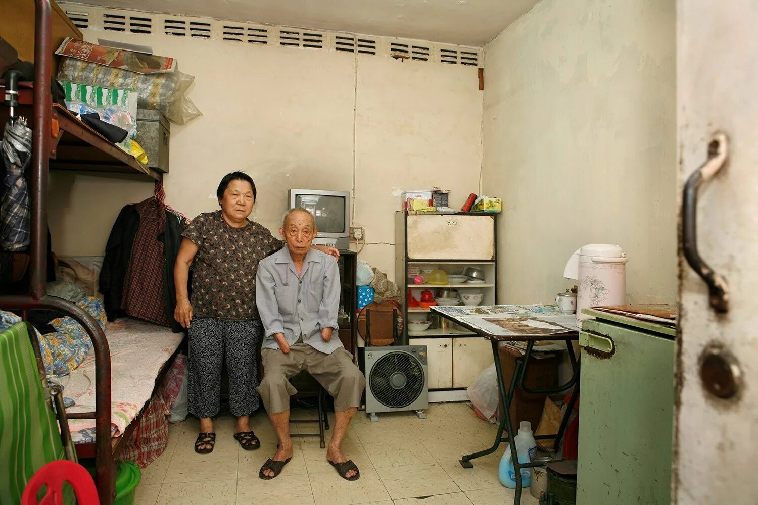 Квартиры китайцев. Маленькая квартира в Китае. Маленькие квартиры в Китае. Японские квартиры для бедных. Жила 10 квадратов