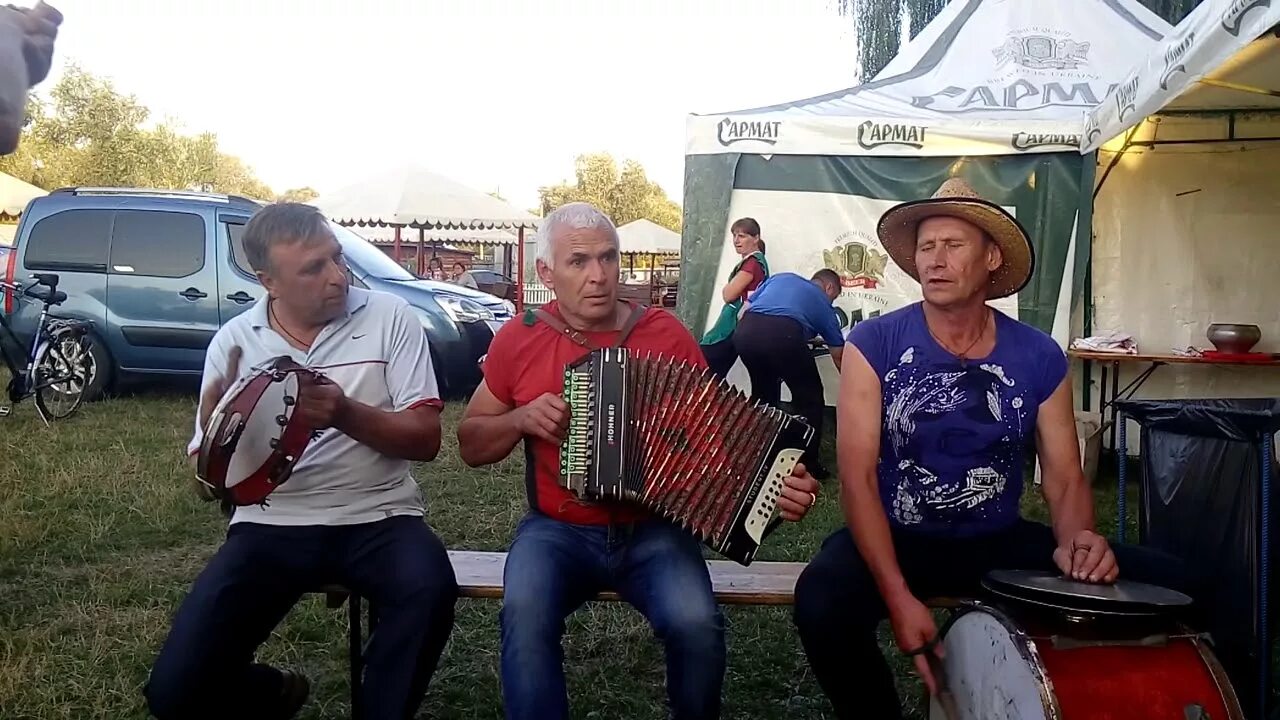 Гармонь на свадьбе. Гармонь песня свадьба. Гармонь песня свадьба. Темная ночь для гармошки. Гармошка в фильмах.
