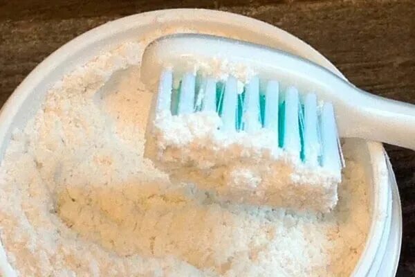Можно ли чистить зубы солью каждый день