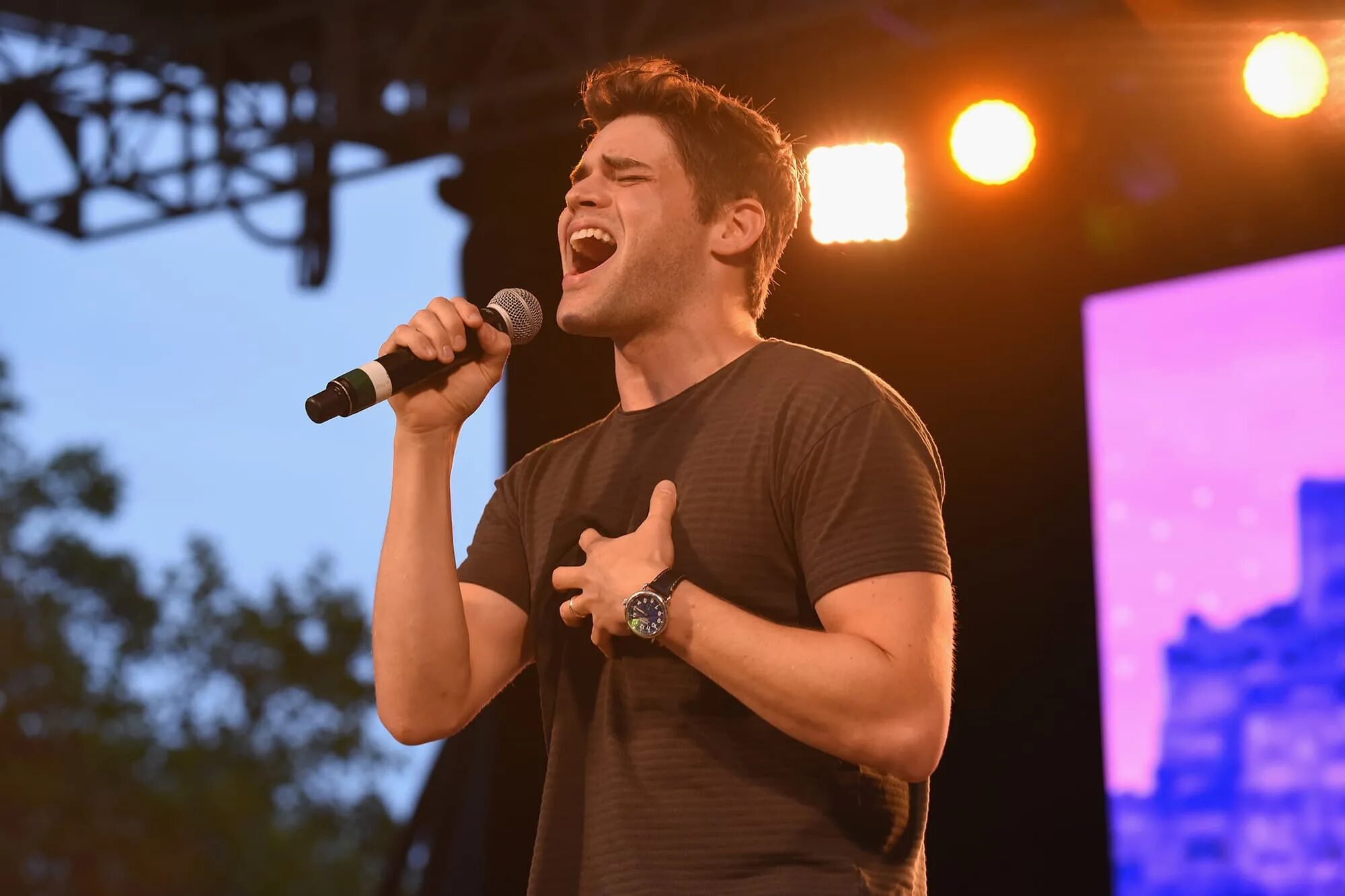 Jeremy Jordan (Singer, born 1973). Hallowed Jeremy Jordan.