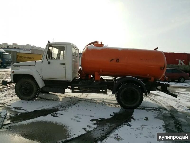 Откачка септиков в твери. Машина для откачки септика. Маз илосос 8 кубов. Откачка септиков в твери. Маз 4371 ассенизатор.