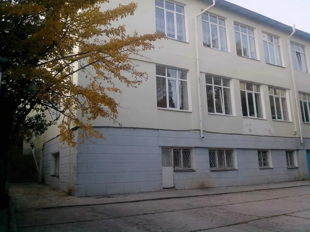Санаторная школа интернат алупкинская школа-интернат. Школа № 2 алупке. Алупка школа 2. Алупка школа 2. Алупка школа.