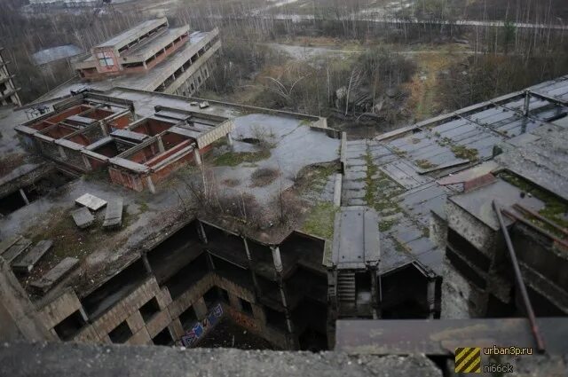 Недостроенный госпиталь кгб балашиха. Балашиха недостроенный госпиталь кгб. заброшенный госпиталь кгб балашиха. заброшенная больница кгб железнодорожный.