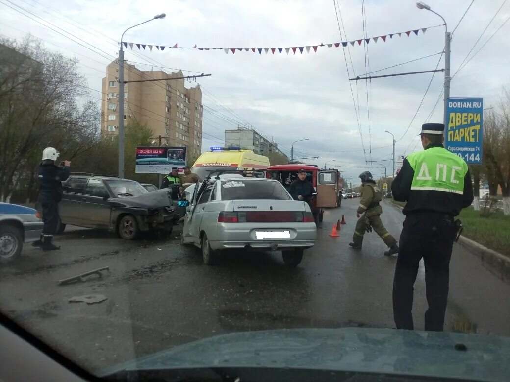 Авария на Пролетарской вчера. Автомобильная авария на Пролетарской в Оренбурге. Авария на Пролетарской Оренбург сегодня.